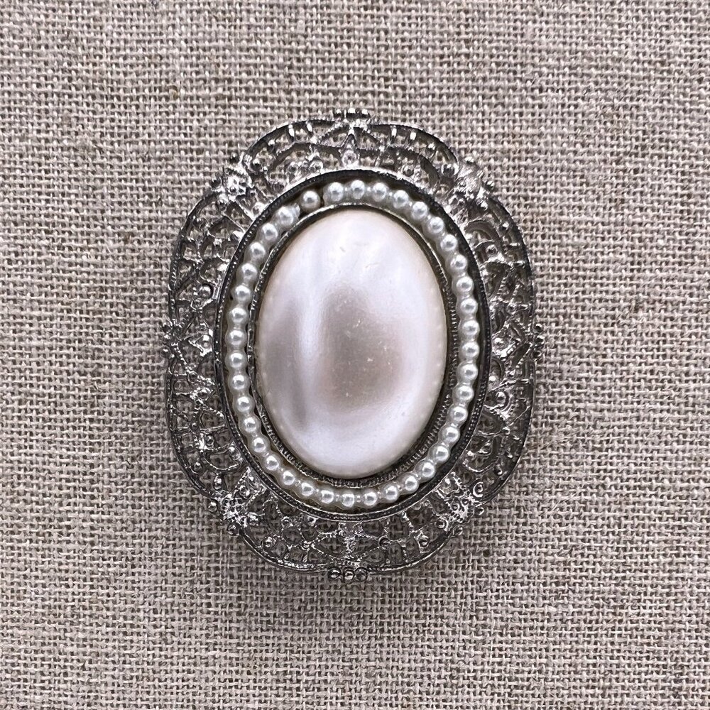Vintage Look Silvertone and Faux Pearl Brooch